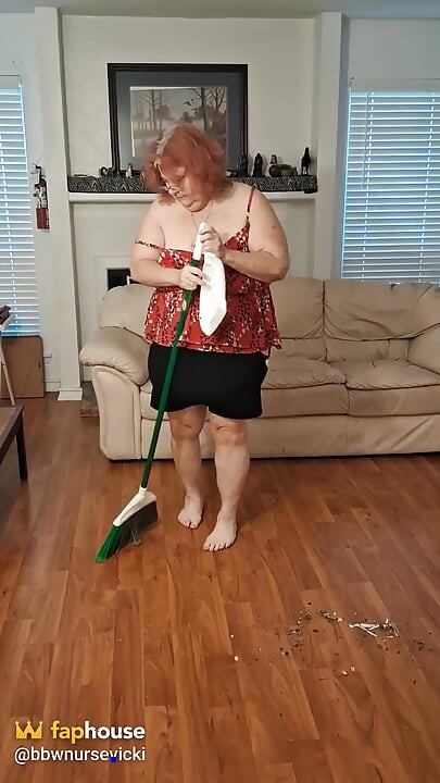 Sweeping Big Beauty Nurse Vicki Decides to Weigh Herself