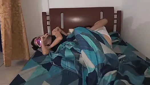 Indian mature woman fucks in her bombay house with her lover a Thai guy