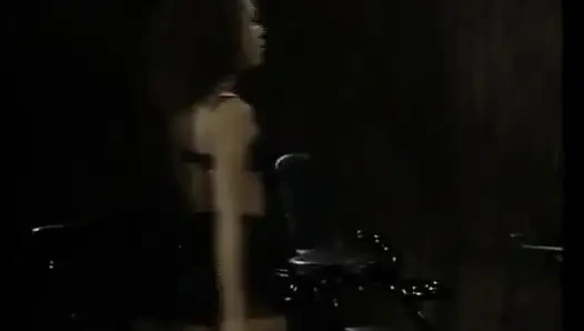 Gefesselt, schwarze schlampe aus deutschland wurde gefesselt und versohlt