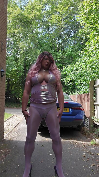 Sexy Crossdresser kellycd2022 in my lilac seamless pantyhose and heels