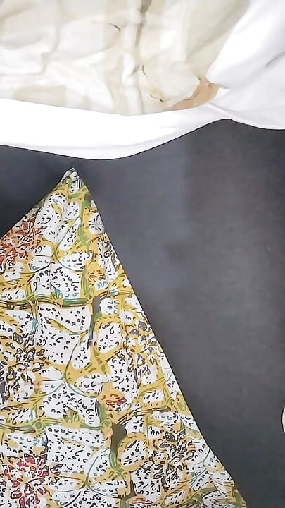 Suspinele frumoase ale femeii cu hijab te fac să te simți ca sub opiu
