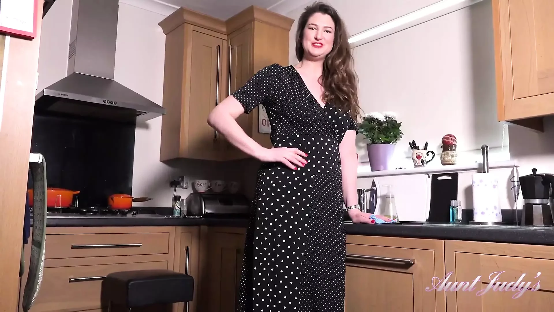 AuntJudys - Tall 35yo step-auntie Felicity gives you JOI in the kitchen