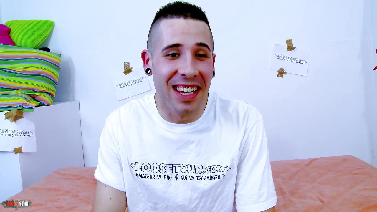 Сладкая французская порнозвезда-блондинка Sabrina, FMM, тройничок с минетом и камшотом