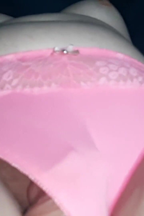 Valami idegen dörzsöli a puncimat egy zsúfolt buszon