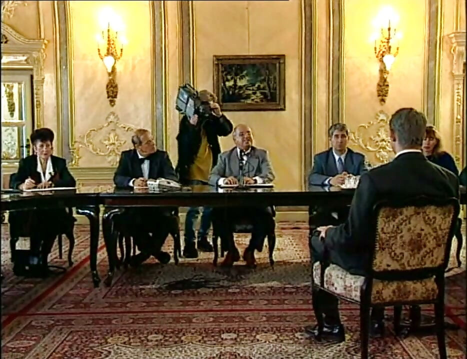 Ona ssie wielkiego twardego penisa jego szefa