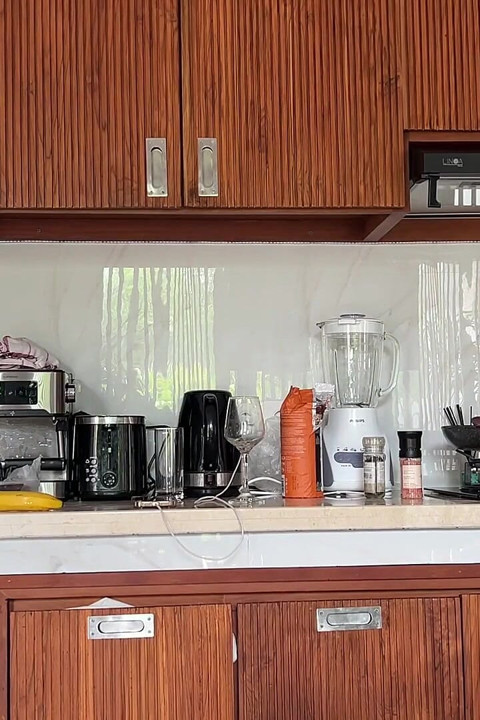 Hot Stepmommy in Bikini Woke Me up with a Special Breakfast POV