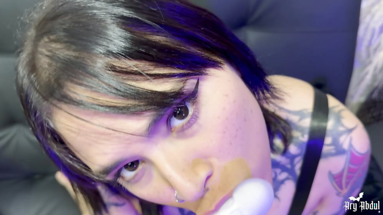 先生のために潮吹き、痴女は美味しく絶頂