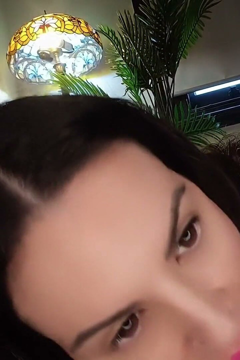 现在你知道我是你的继母了, 你操我更好