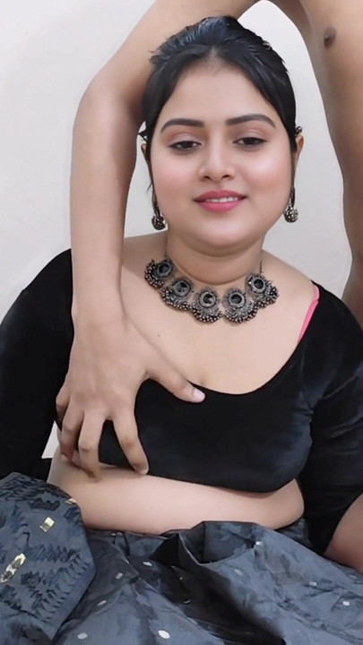 Eshita vacker indisk bhabhi med Devor romantisk elegant sex njutning video. | Klippa 1