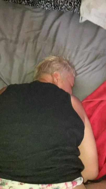 My white cougar likes anal raw