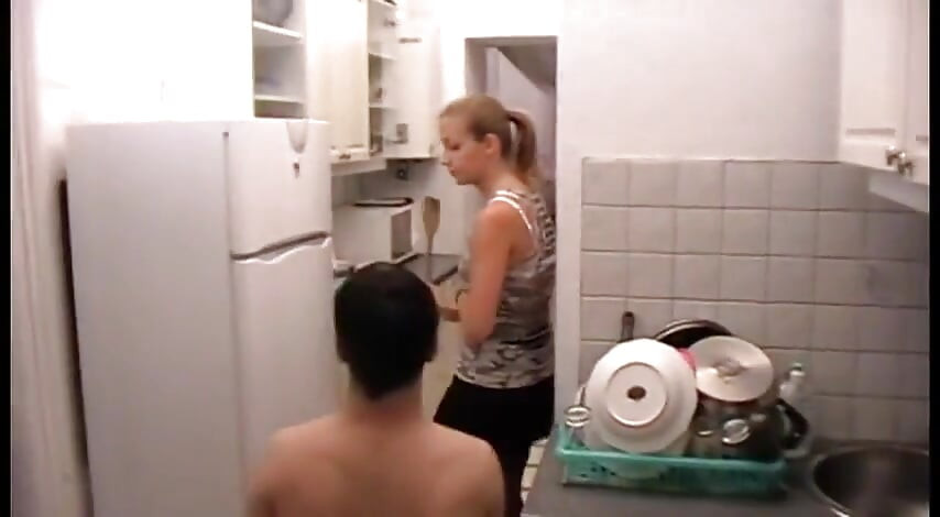 Eu quero que minha cozinha brilhe, escrava!
