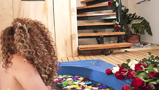 Лесбиянки Mone Divine и Gali Diva
