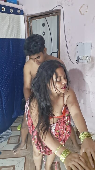 bhaartiy bangaali desi hot varjin bebi pati ke saath romantik seks