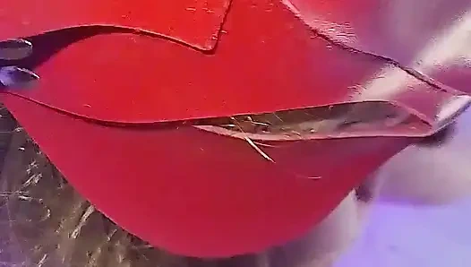 Bugün tam olarak ne yaptı, yarakını sapına yumruklayan bu iki iyi donanımlı kızı alırken