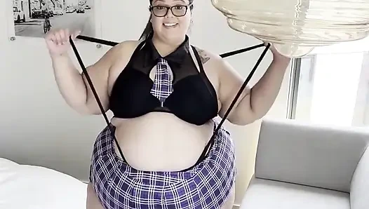 Пухлый рай: платье в отеле и сжимать