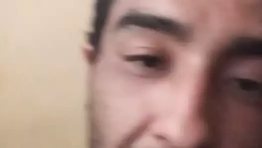 Yarağa ya da amına ihtiyacım var