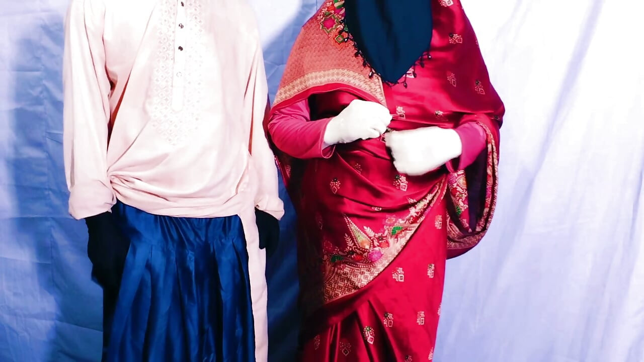 A Indian female tenant pays her house rent by having sexual intercourse with the landlord