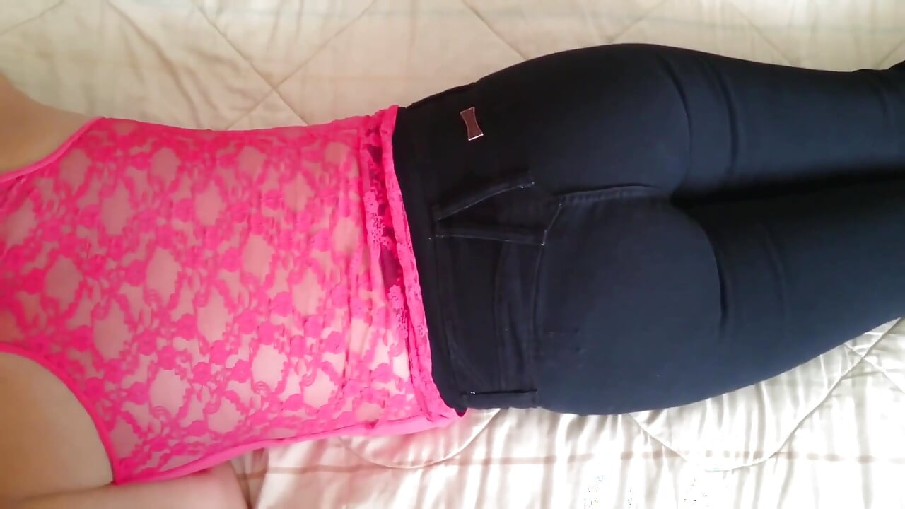 I Jerk off Really Hard Enjoying My Beautiful Stepmother Relaxing, I Love Her Big Ass