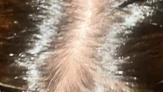 Сексуальная латиноамериканка, демонстрирующая глубокое горло, очень распутная и проглатывающая каждую каплю спермы, как будто она шлюха