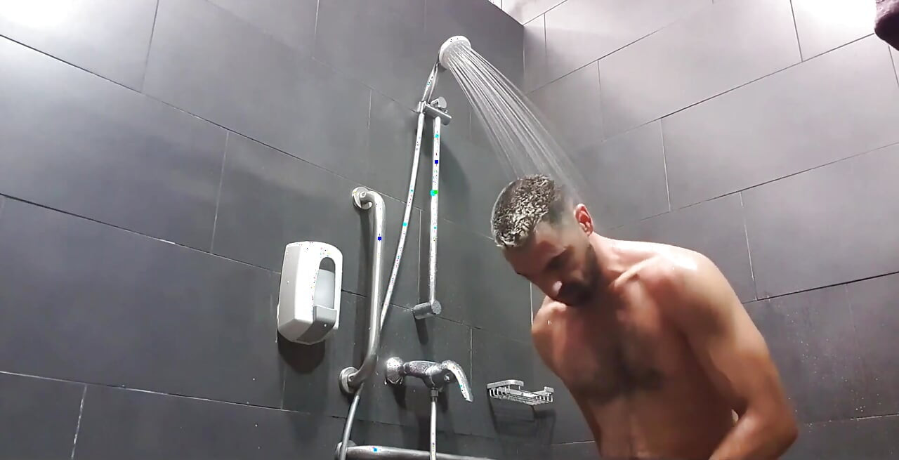 After the gym, a good shower and good cum