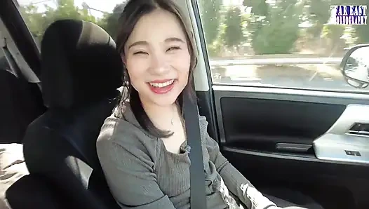 Nackte nüppel spazieren, wo überfüllte augen einen heißen, engen gipfel auf ihre frechen tipps machen, phase.1