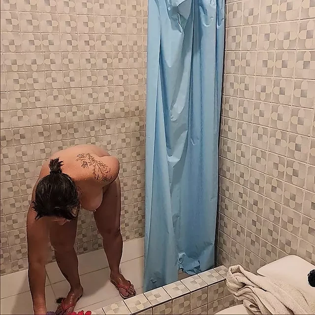I FIND MY FRIEND IN THE SHOWER
