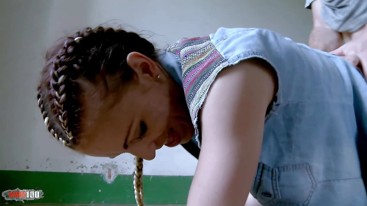 Europäische brünette jordanne kali tiefe kehle blowjob &doggystyle abspritzen