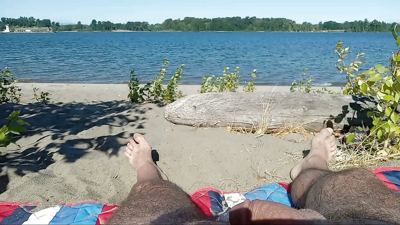 Nahá pláž, orál v autě a drsný sex!