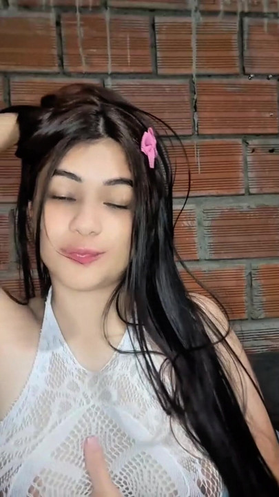 Porn actress yuliethgomez masturbates