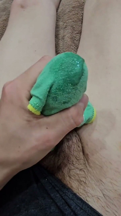 Klaarkomen in stiefcousins slipje gusset | Clip 1