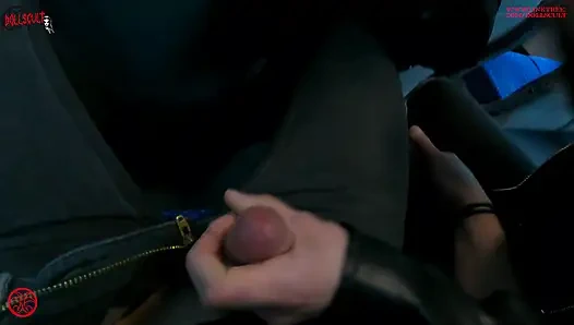 Shane'i otobüste elle muamele ve sakso ile boşalttim - dollscult