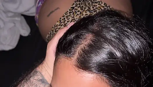 Die notgeile Stiefmutter weckt mich mit einem köstlichen Blowjob mit viel Speichel