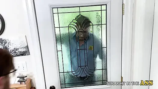 Straight in the arsch - eine vollbusige milf bekommt anal in einem wilden dreier