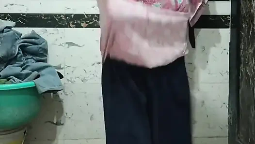 Priya si kakak ipar india lagi pamer tubuh aduhainya