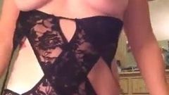 MILF on Webcam with Smooth Pussy