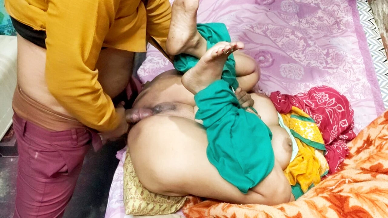 Real Desi Village bhabhi first time sex with his stepbrother in Hindi Video. Desi Village bhabhi Xxx video.