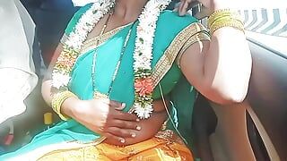 Telugu dirtytalk. Auto-sex. Sexy sari-tante, romantischer sex mit fremdem
