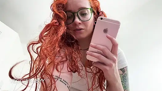 Lfrix tamamen güçsüzlüğüne gülüyor ve boşalıyor - veggiebabyy clips4sale'de tam video