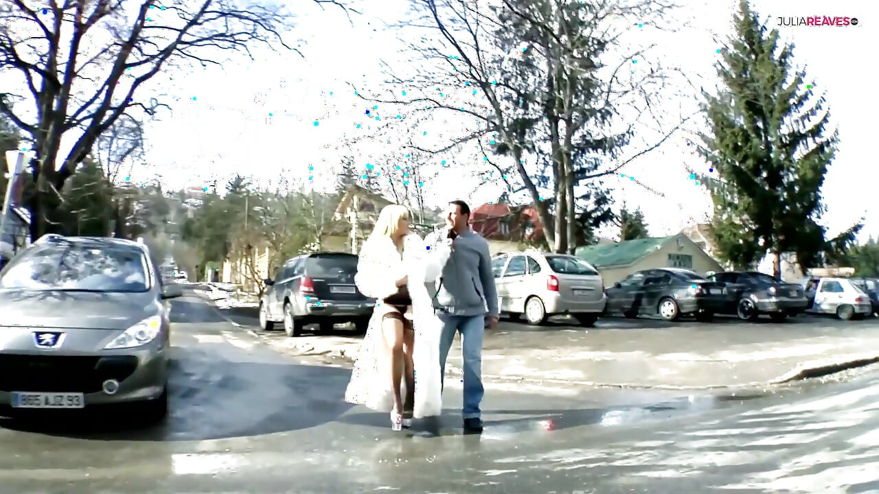 Blonde housewife finally wants to fuck anal