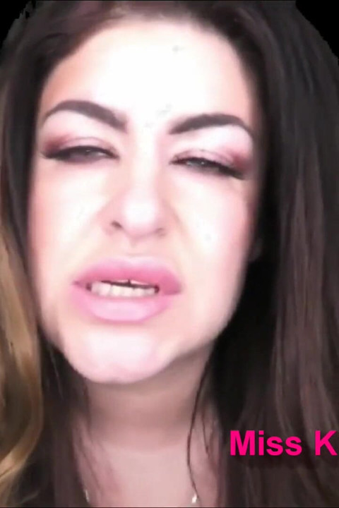 Möpse Goon einer gehirnwäsche unterzogen und abgelassen