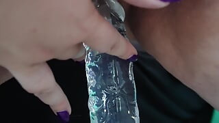 Dildo silikon bersaiz sederhana saya dan saya dalam aksi panas