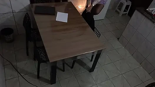 Sekreterin götü toplantı odasında sikiliyor.