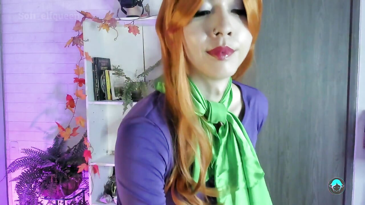 Puv Daphne Cosplay Burping Contest with Scooby