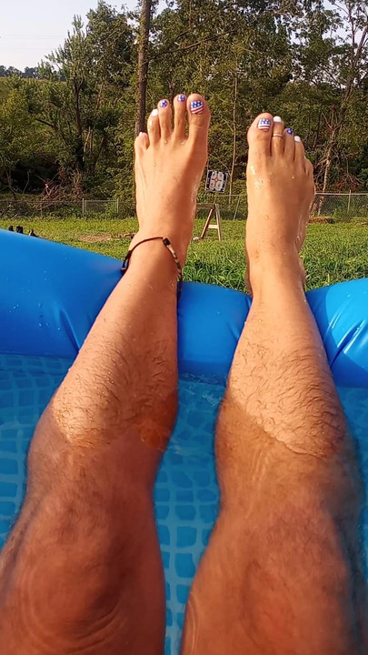 Showing off my legs and new pedi