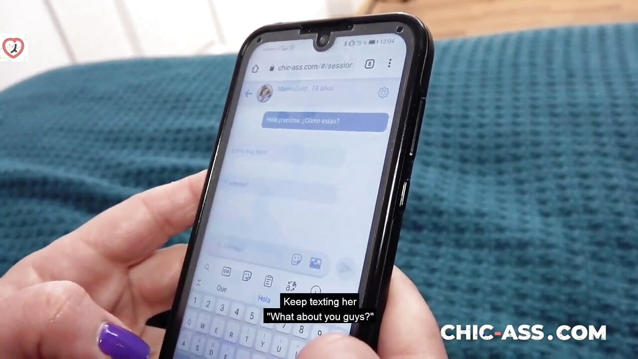 Spaans stel neukt petite Latina tiener om huwelijk te redden
