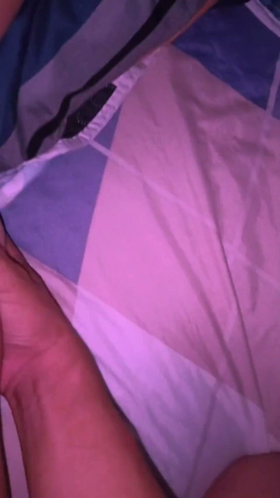 Mon colocataire me baise vraiment fort | Clip 1