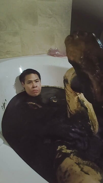 Solo Mud Bathing and Fun Play Bathroom