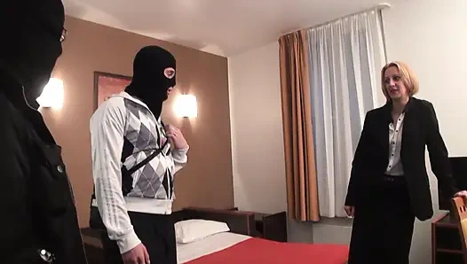 Луиза Дю Лак От Двух Незнакомцев