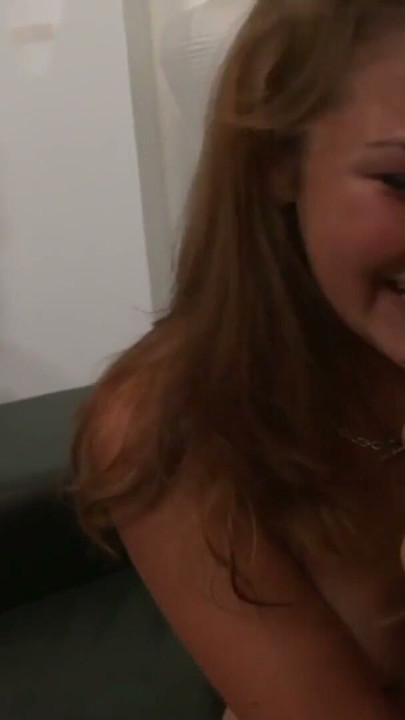 Genç var dik çalışıyor sextoy biter içinde sert sikme ile cumshot | Klip 1