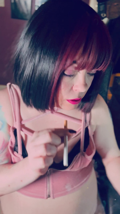 Cute Goth Tina Snua Tip To Tails 2 Cigarettes - Chain Smoking BBW Emo - OMI OME Snap Inhales Drifts | Clip 1